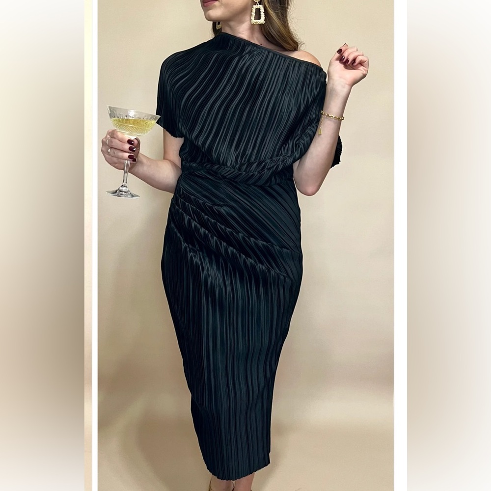 Mabel size Medium black dress.